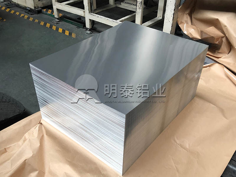 插片散热器用1060铝板：出色的导热性与良好的加工性结合